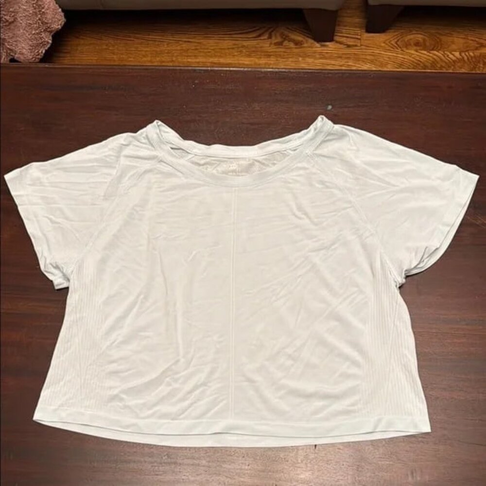 All in Motion light blue sweat wicking cropped workout shirt size XL